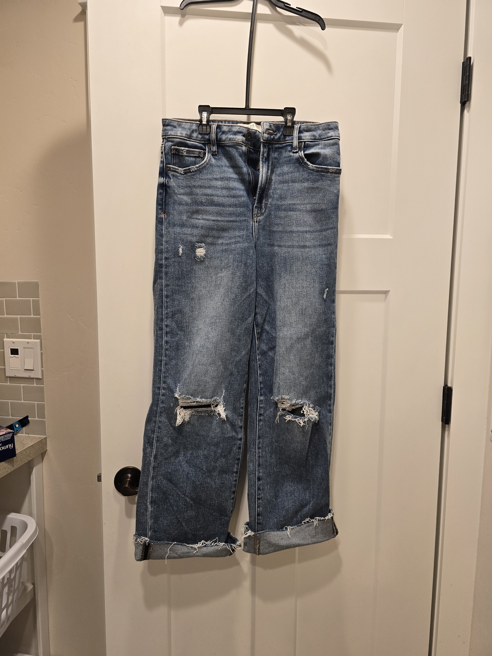 HIDDEN Distressed Jeans